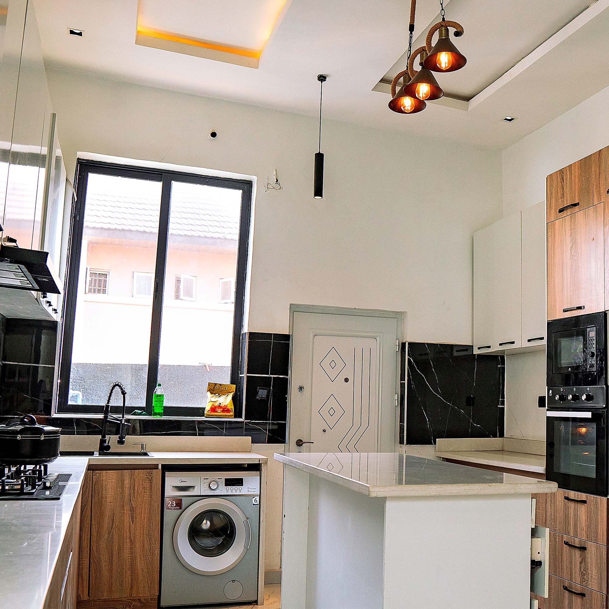 baselinks decorated fitted kitchen for product photography